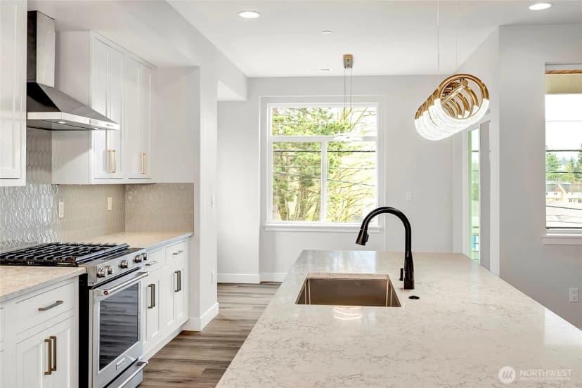 Property photo for 6726 187th Street Ne #104, Kenmore photo 3