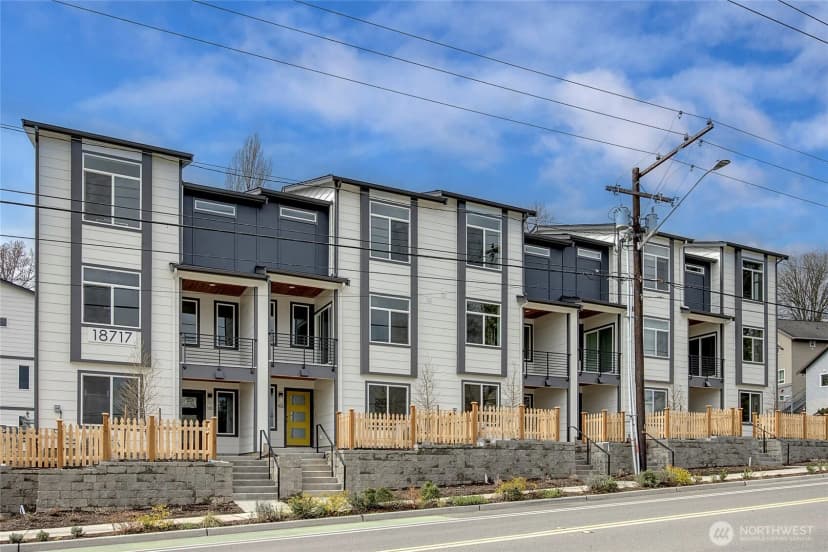 Property photo for 6726 187th Street Ne #104, Kenmore