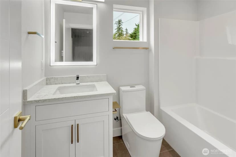 Property photo for 6726 187th Street Ne #104, Kenmore photo 17