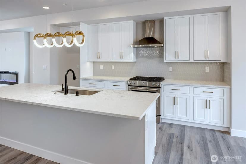 Property photo for 6726 187th Street Ne #104, Kenmore photo 11