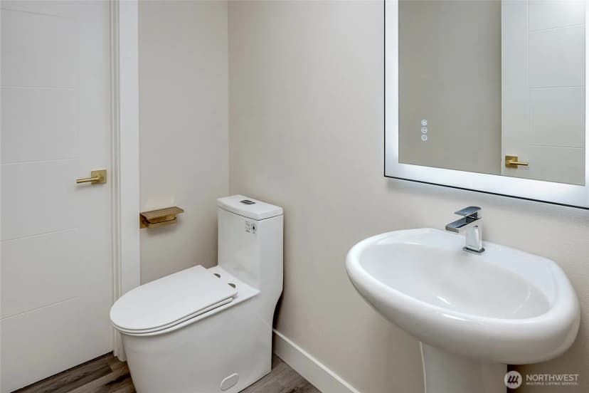 Property photo for 6726 187th Street Ne #104, Kenmore photo 16