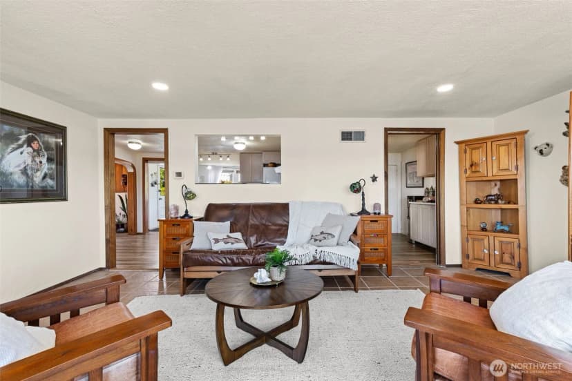 Property photo for 2423 Day Island Boulevard W, University Place photo 11