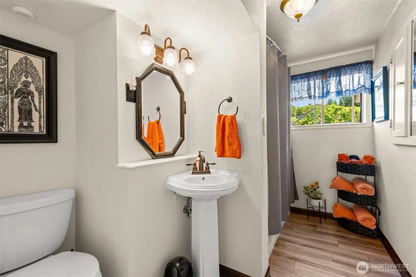 Property photo for 2423 Day Island Boulevard W, University Place photo 28