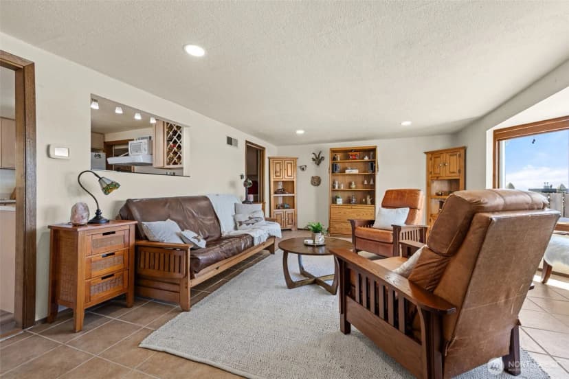 Property photo for 2423 Day Island Boulevard W, University Place photo 8