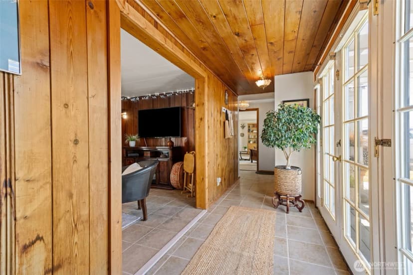 Property photo for 2423 Day Island Boulevard W, University Place photo 24