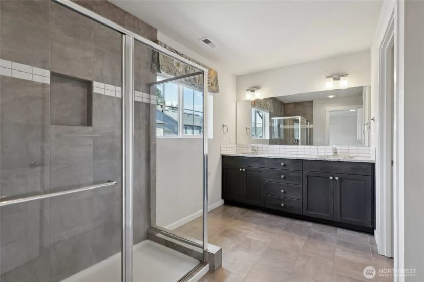 Property photo for 25214 113th Avenue Se, Kent photo 17