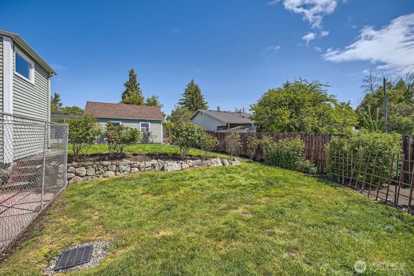 Property photo for 10758 22nd Avenue Sw, Seattle photo 24
