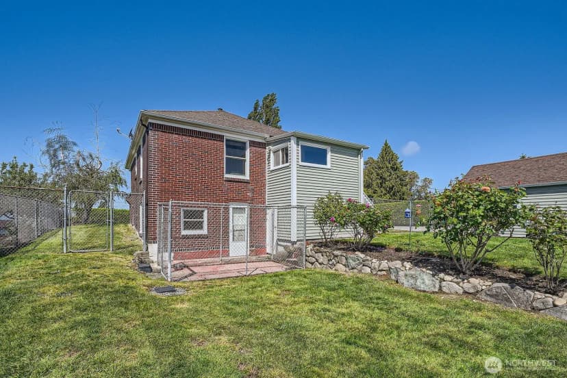 Property photo for 10758 22nd Avenue Sw, Seattle photo 25
