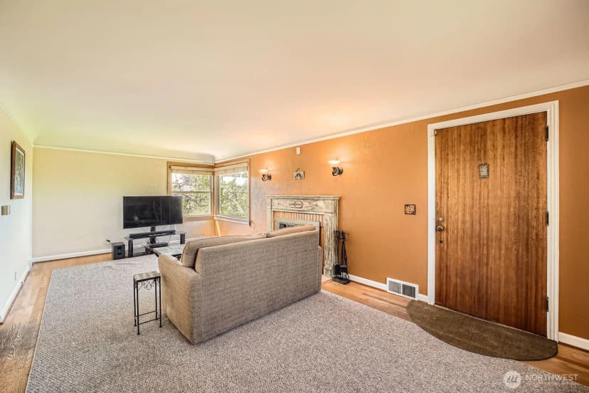Property photo for 10758 22nd Avenue Sw, Seattle photo 9