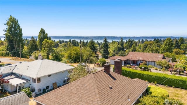 Property photo for 10758 22nd Avenue Sw, Seattle photo 3