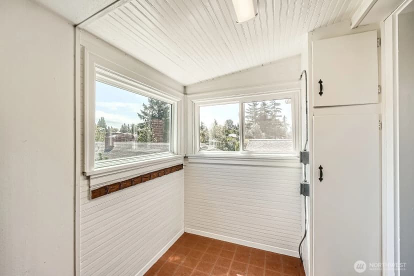 Property photo for 10758 22nd Avenue Sw, Seattle photo 18