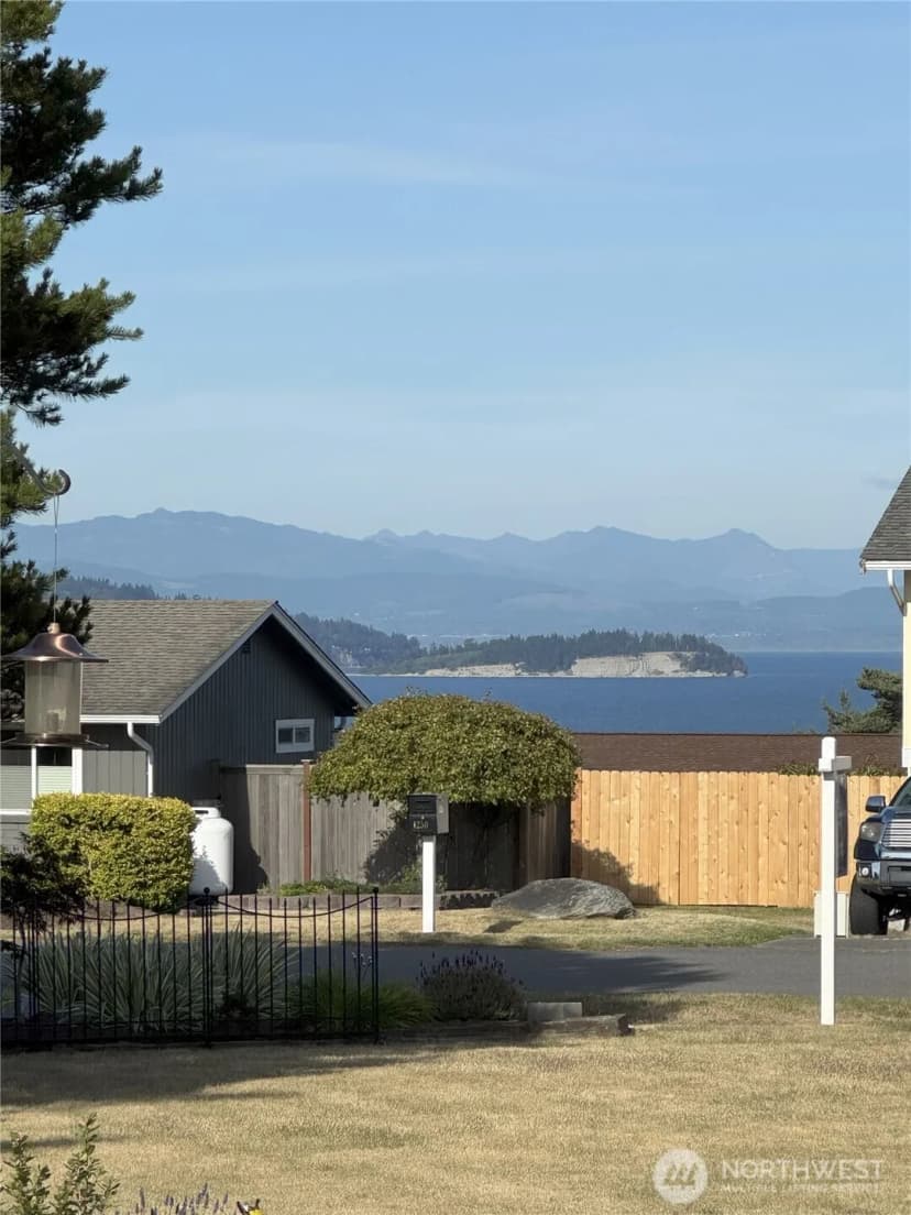 Property photo for 793 Starwana Court, Oak Harbor photo 6
