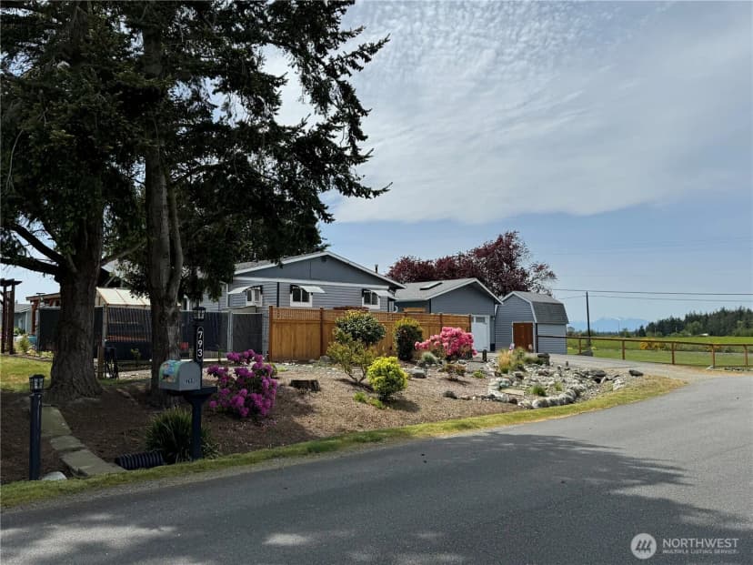 Property photo for 793 Starwana Court, Oak Harbor photo 9