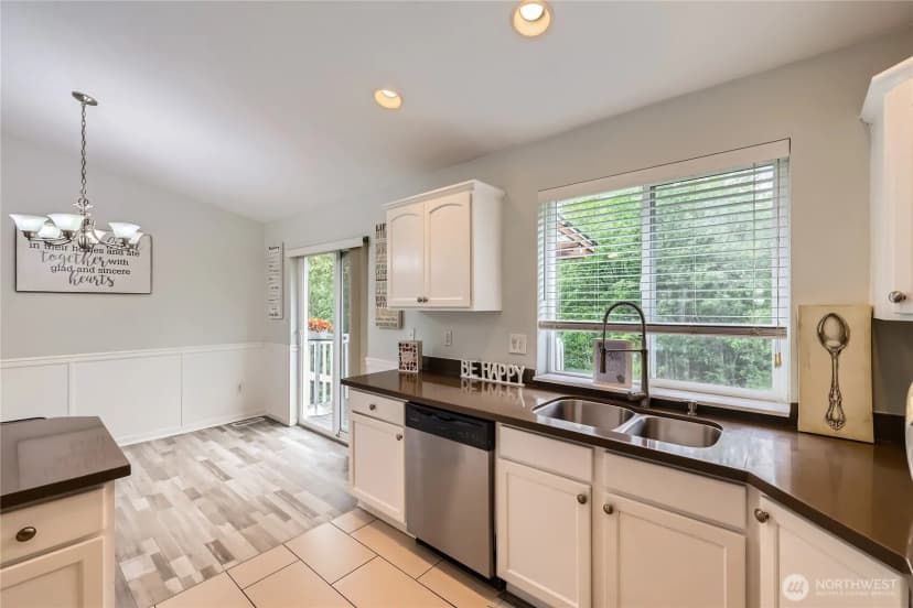 Property photo for 9919 29th Avenue Se, Everett photo 6