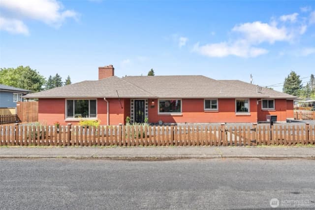 Property photo for 1001 Elm Street, Centralia