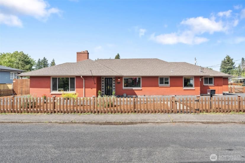Property photo for 1001 Elm Street, Centralia