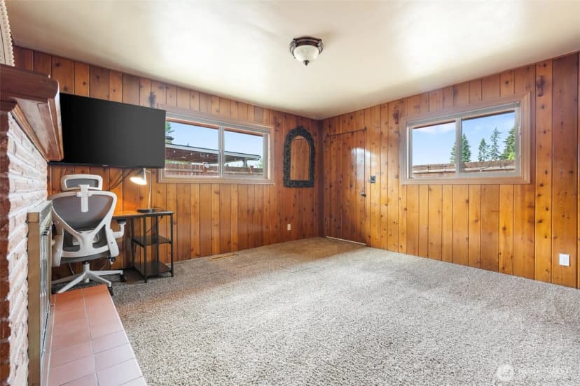 Property photo for 1001 Elm Street, Centralia photo 17