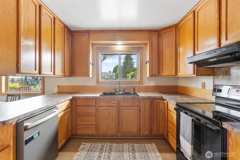 Property photo for 1001 Elm Street, Centralia photo 10