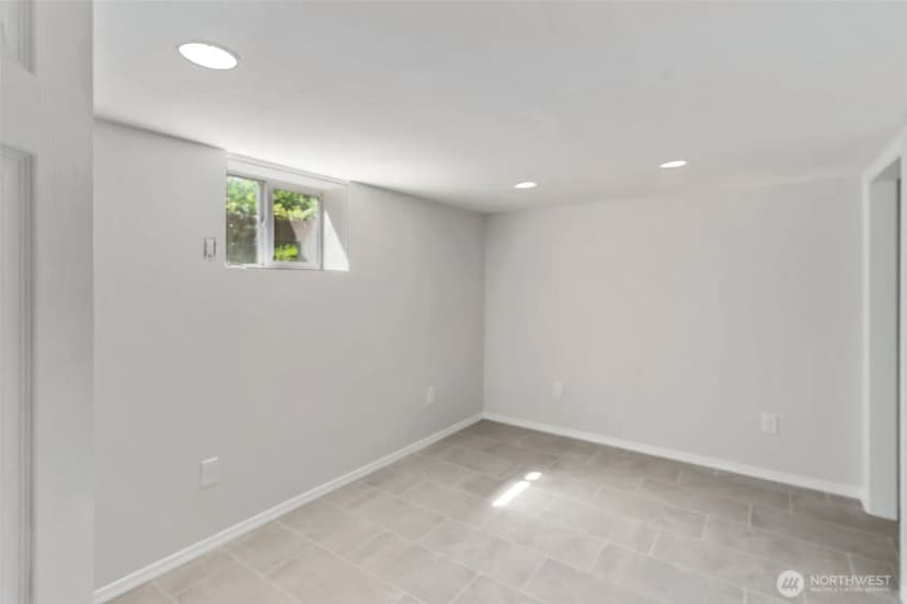 Property photo for 180 Front Street S, Issaquah photo 10