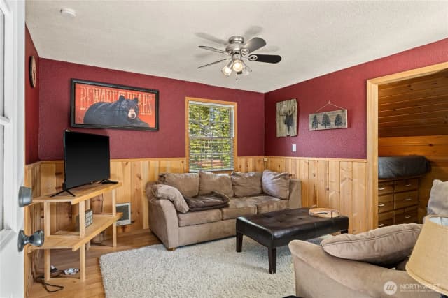 Property photo for 131 Horse Heaven Rd, Cle Elum photo 2