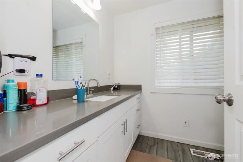 Property photo for 1310 Sw Clevenger Lane, Port Orchard photo 15