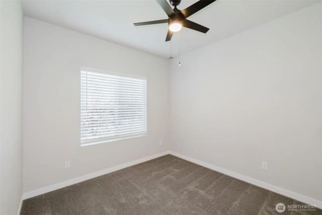 Property photo for 9422 Fairhaven Circle Ne, Bremerton photo 5