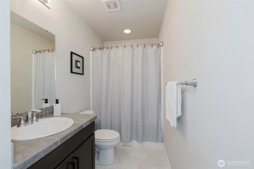 Property photo for 9422 Fairhaven Circle Ne, Bremerton photo 26