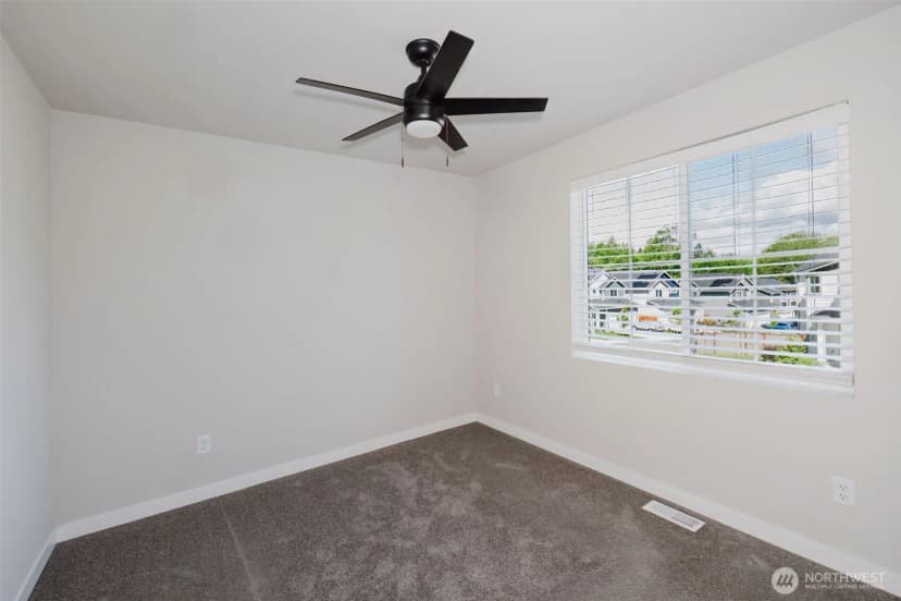 Property photo for 9422 Fairhaven Circle Ne, Bremerton photo 22