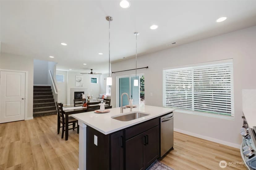 Property photo for 9422 Fairhaven Circle Ne, Bremerton photo 17