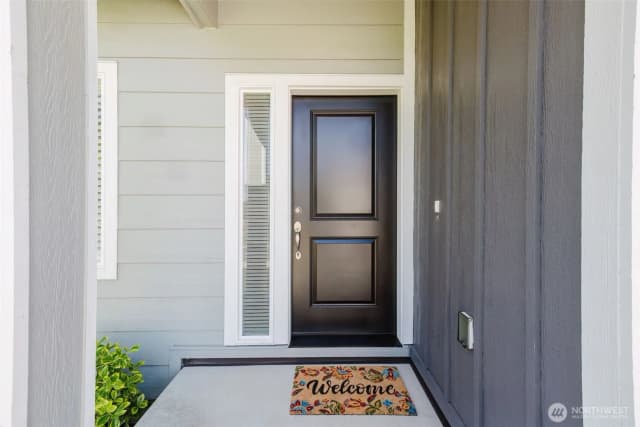 Property photo for 9422 Fairhaven Circle Ne, Bremerton photo 3