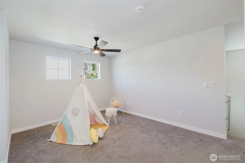Property photo for 9422 Fairhaven Circle Ne, Bremerton photo 21