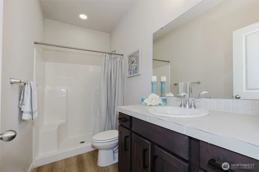 Property photo for 9422 Fairhaven Circle Ne, Bremerton photo 7