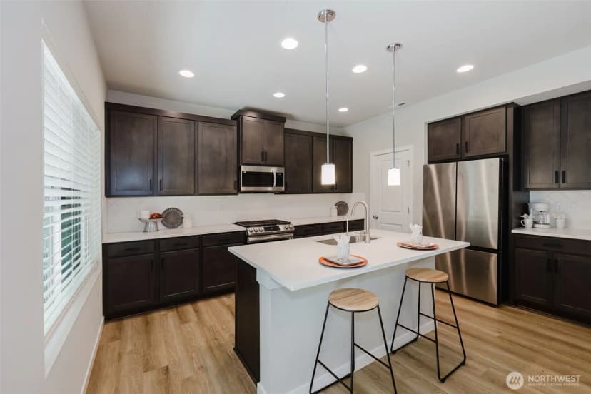 Property photo for 9422 Fairhaven Circle Ne, Bremerton photo 15