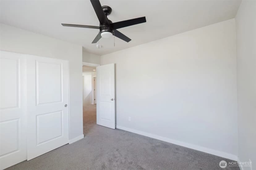Property photo for 9422 Fairhaven Circle Ne, Bremerton photo 24