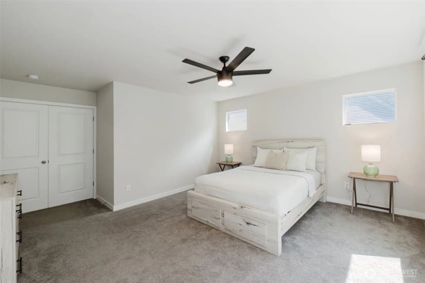 Property photo for 9422 Fairhaven Circle Ne, Bremerton photo 32