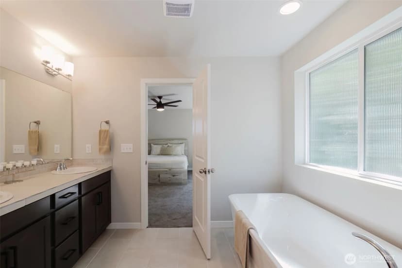 Property photo for 9422 Fairhaven Circle Ne, Bremerton photo 34