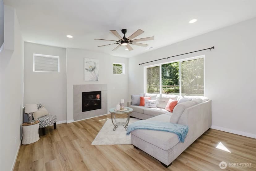 Property photo for 9422 Fairhaven Circle Ne, Bremerton photo 8