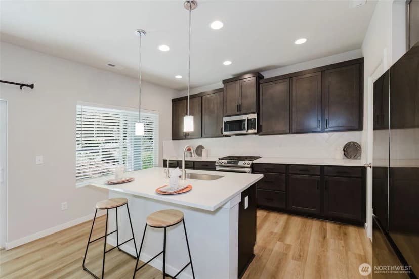 Property photo for 9422 Fairhaven Circle Ne, Bremerton photo 14
