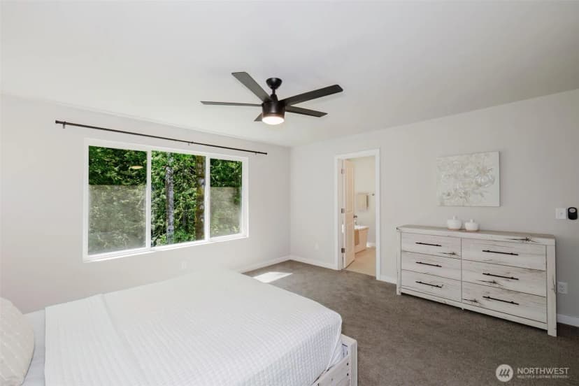 Property photo for 9422 Fairhaven Circle Ne, Bremerton photo 31