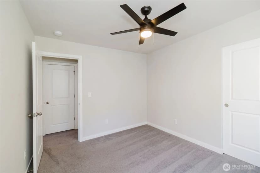Property photo for 9422 Fairhaven Circle Ne, Bremerton photo 28