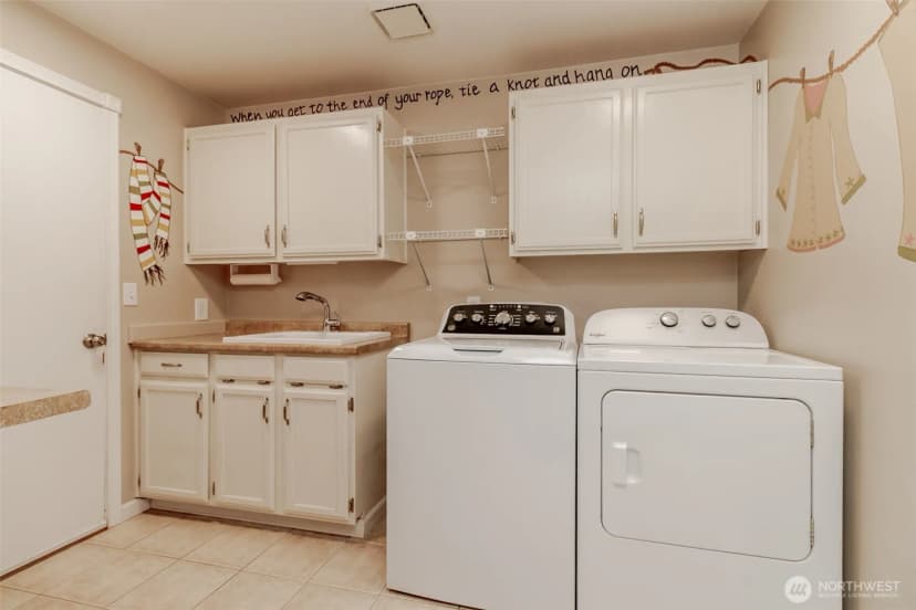 Property photo for 5610 Norpoint Way Ne, Tacoma photo 18
