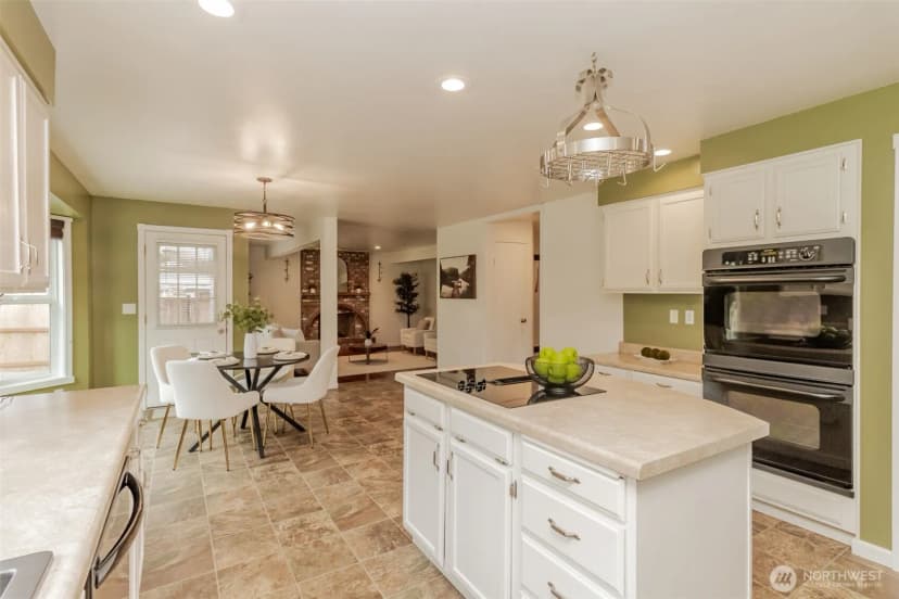 Property photo for 5610 Norpoint Way Ne, Tacoma photo 12