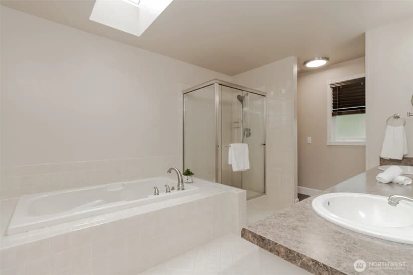 Property photo for 5610 Norpoint Way Ne, Tacoma photo 25