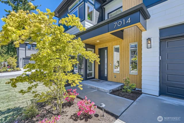 Property photo for 7014 125th Lane Ne, Kirkland photo 2