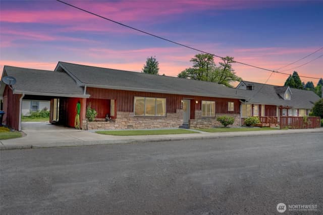 Property photo for 284 Division Ave, Morton