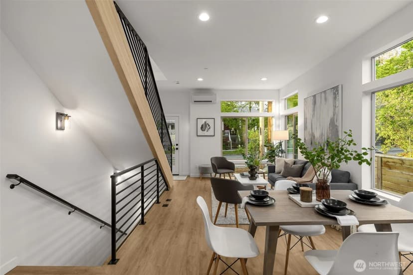 Property photo for 4426 Midvale Avenue N, Seattle photo 3