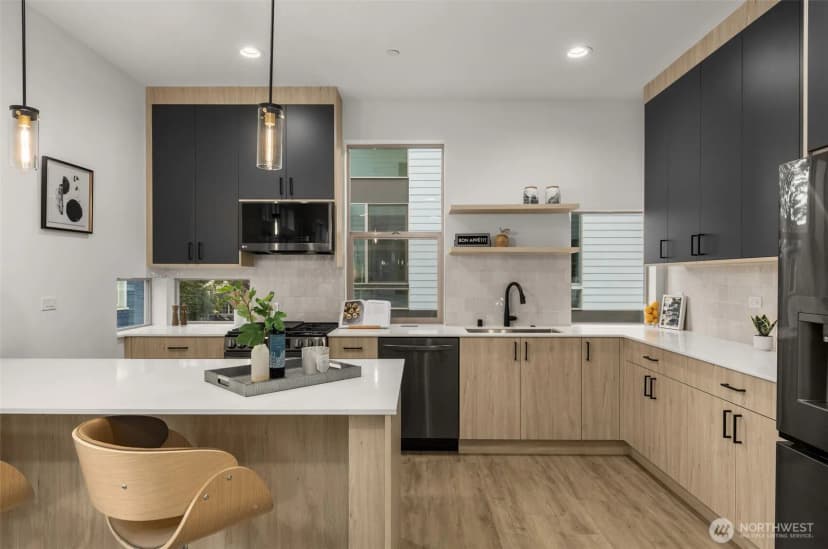 Property photo for 4426 Midvale Avenue N, Seattle photo 5