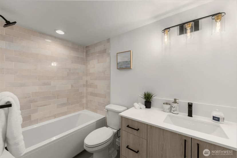 Property photo for 4426 Midvale Avenue N, Seattle photo 16