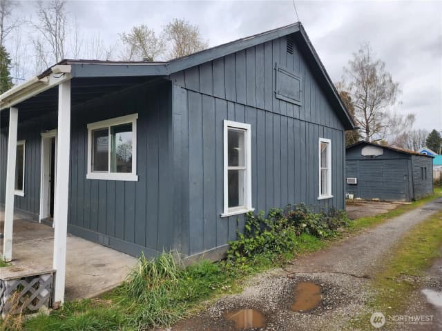 Property photo for 211 E Cherry Street, Centralia photo 3