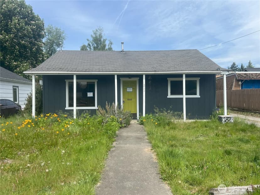Property photo for 211 E Cherry Street, Centralia photo 27
